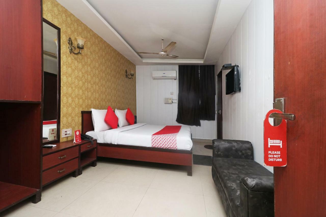 Hotel Gayatri Palace Agra  Εξωτερικό φωτογραφία