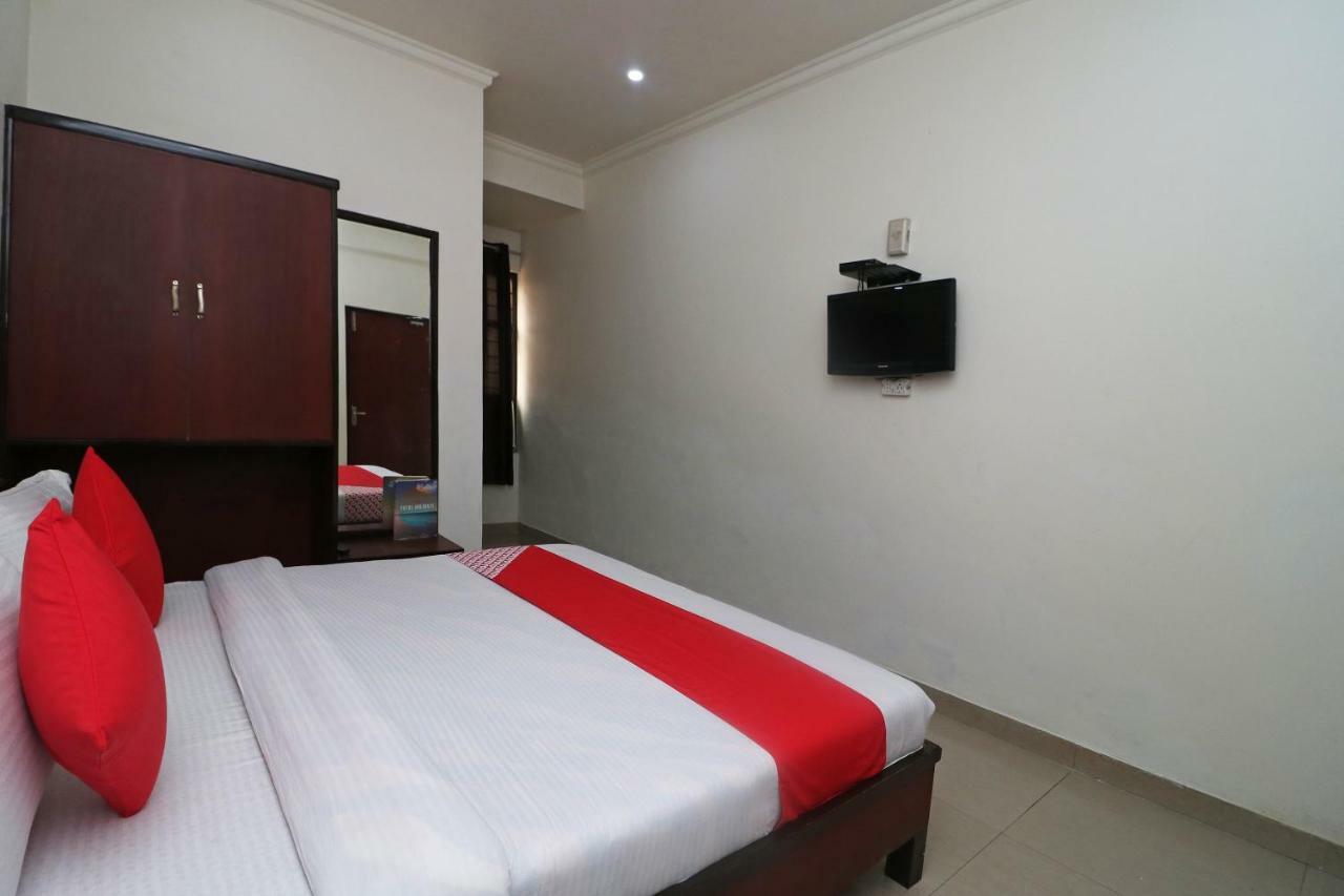 Hotel Gayatri Palace Agra  Εξωτερικό φωτογραφία