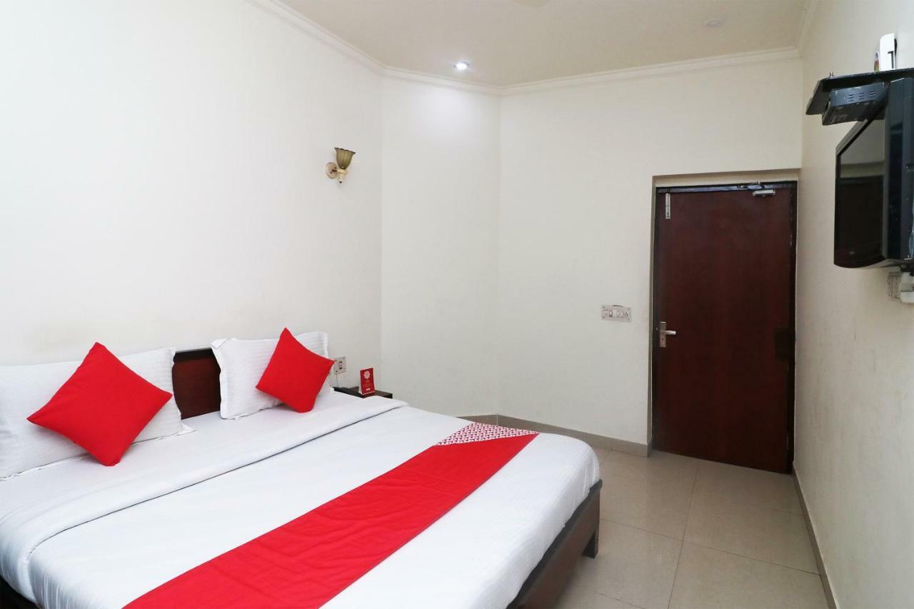 Hotel Gayatri Palace Agra  Εξωτερικό φωτογραφία